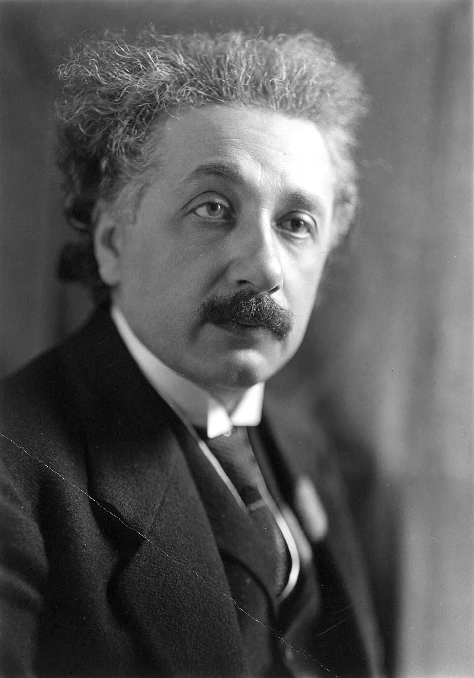 Ritratto di Albert Einstein nel 1921